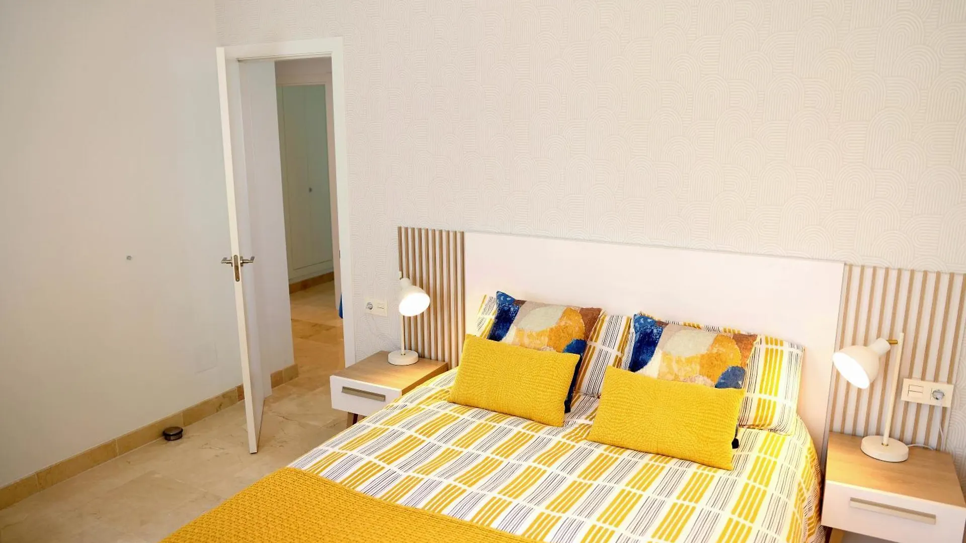 Modern Three Bedroom Apart- 6 Pools- Gym -Sun 482 Estepona Spain