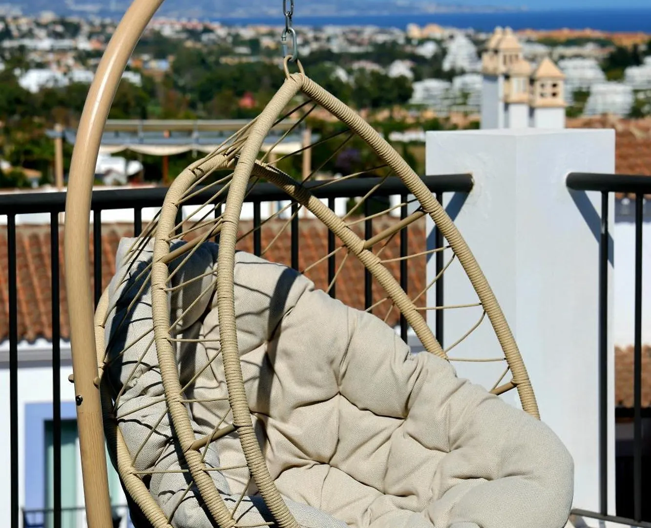 Modern Three Bedroom Apart- 6 Pools- Gym -Sun 482 Estepona