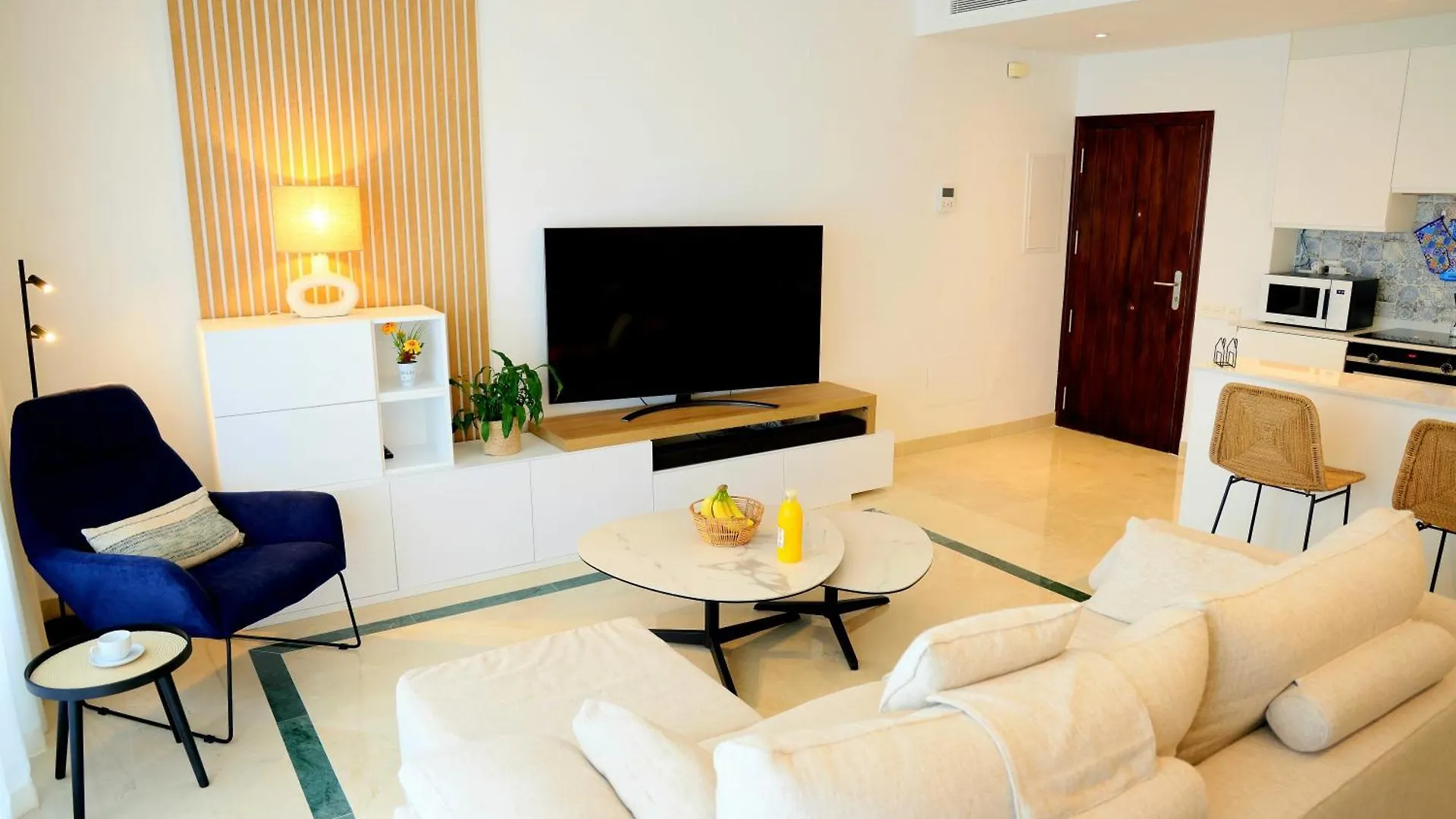 Apartment Modern Three Bedroom Apart- 6 Pools- Gym -Sun 482 Estepona