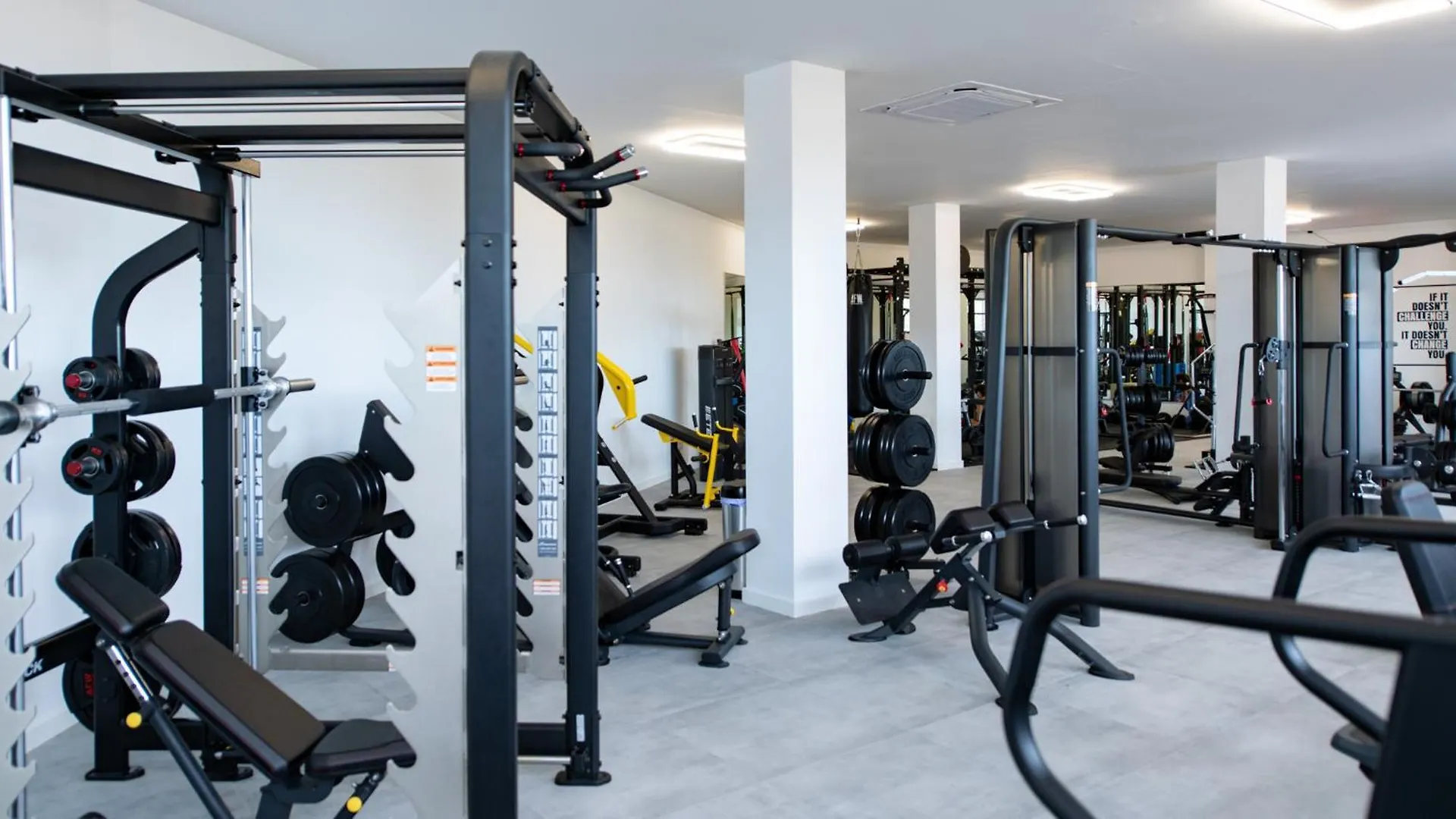 Modern Three Bedroom Apart- 6 Pools- Gym -Sun 482 Estepona
