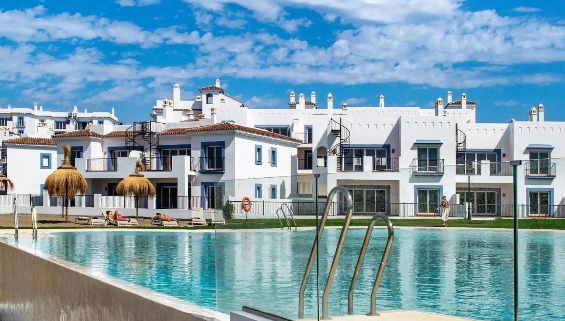 Modern Three Bedroom Apart- 6 Pools- Gym -Sun 482 Estepona Apartment