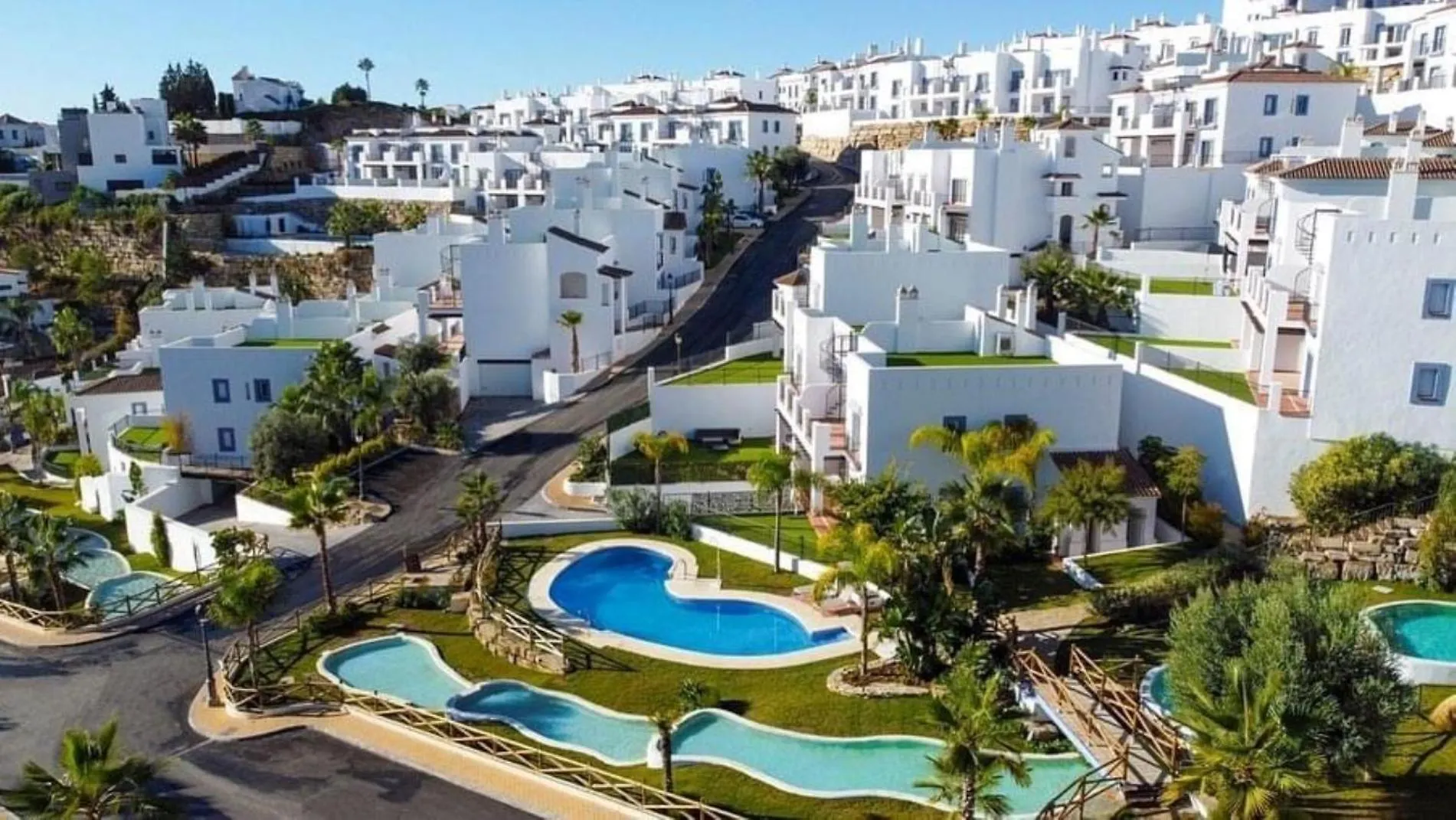 Apartment Modern Three Bedroom Apart- 6 Pools- Gym -Sun 482 Estepona