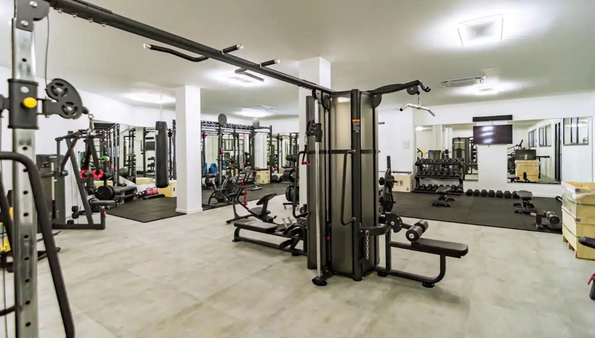 Modern Three Bedroom Apart- 6 Pools- Gym -Sun 482 Estepona Spain