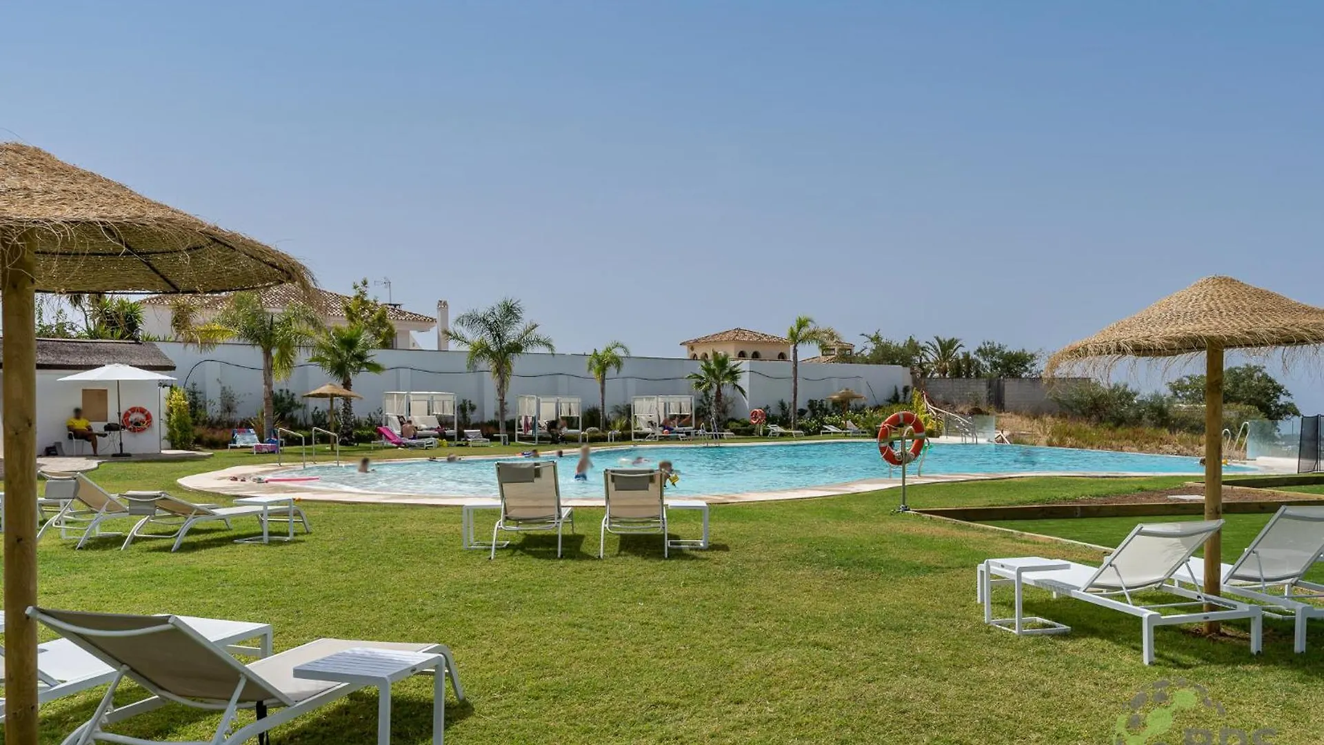 Modern Three Bedroom Apart- 6 Pools- Gym -Sun 482 Estepona Spain